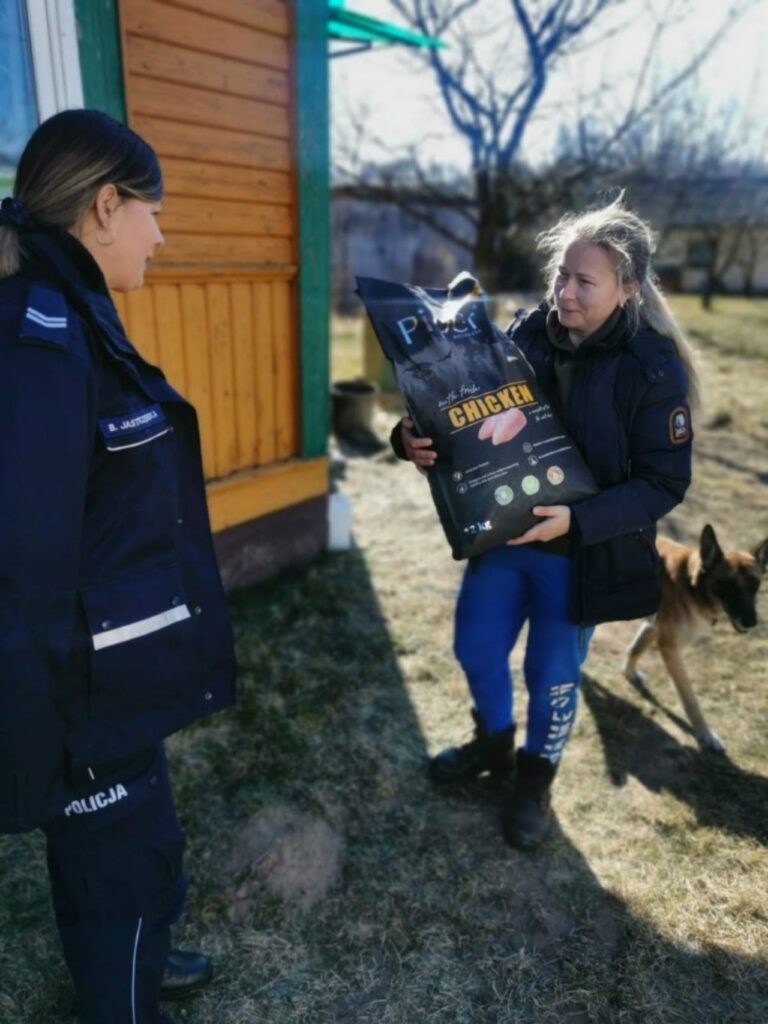 cani poliziotto con le due agenti in Polonia