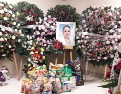 Una donna ha chiesto come ultima volontà che portassero cibo per animali invece di fiori al suo funerale