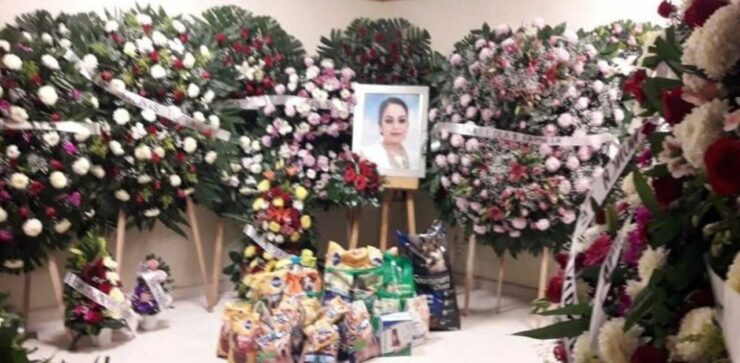 Una donna ha chiesto come ultima volontà che portassero cibo per animali invece di fiori al suo funerale