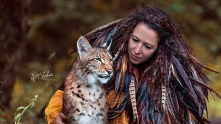 lince con donna russa