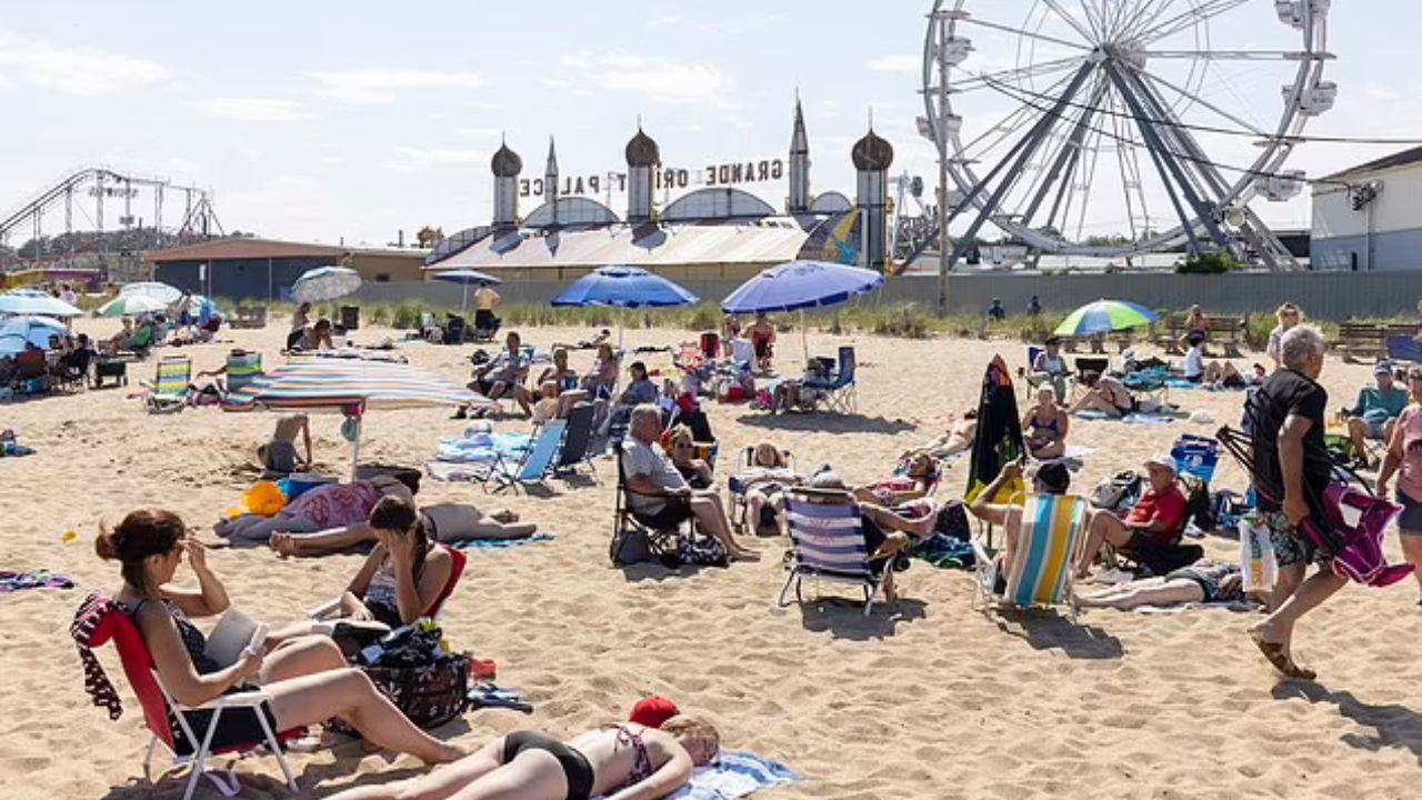 bagnanti sulla spiaggia