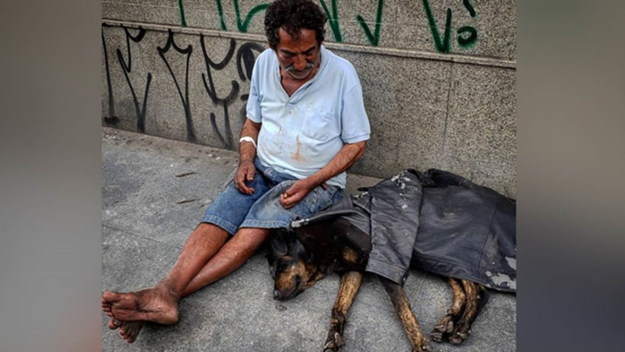 Senzatetto fa un gesto bellissimo per il suo cane